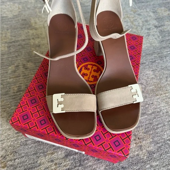 Tory Burch Beige and White Heels - Picture 1 of 7